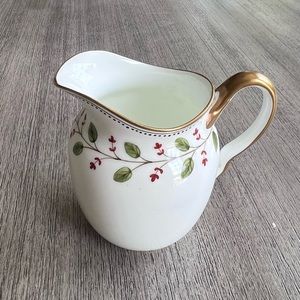 Vintage Wedgwood creamer cup